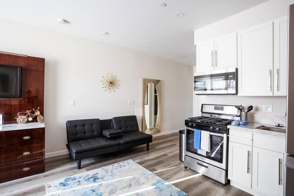 Luxurious Furnished Studio W Full Kitchen In Sd サンディエゴ エクステリア 写真