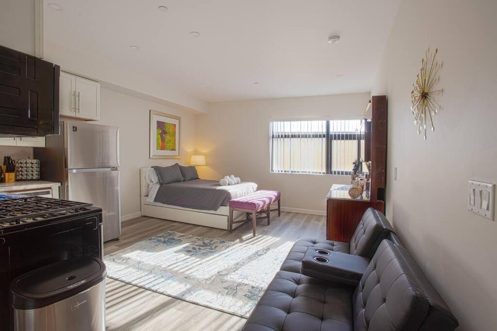 Luxurious Furnished Studio W Full Kitchen In Sd サンディエゴ エクステリア 写真