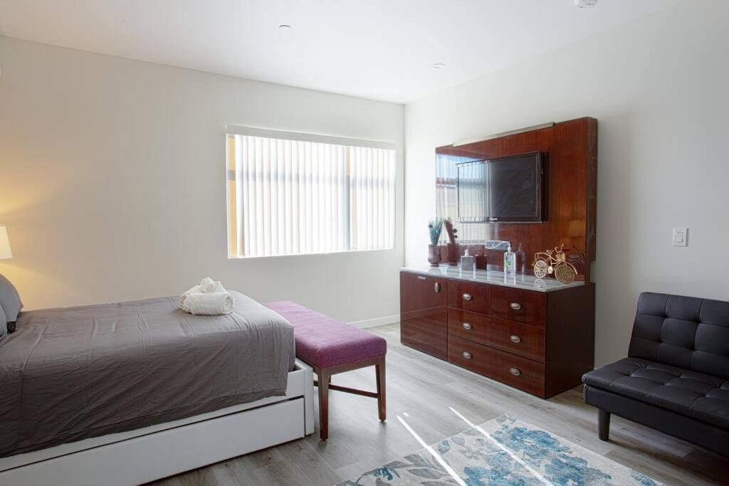 Luxurious Furnished Studio W Full Kitchen In Sd サンディエゴ エクステリア 写真