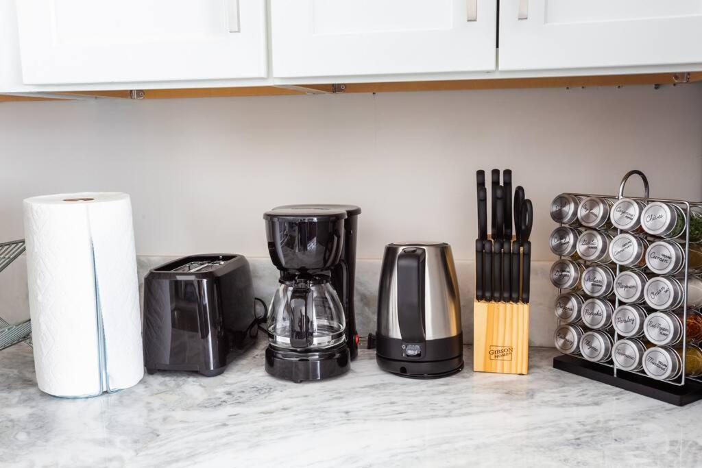 Luxurious Furnished Studio W Full Kitchen In Sd サンディエゴ エクステリア 写真