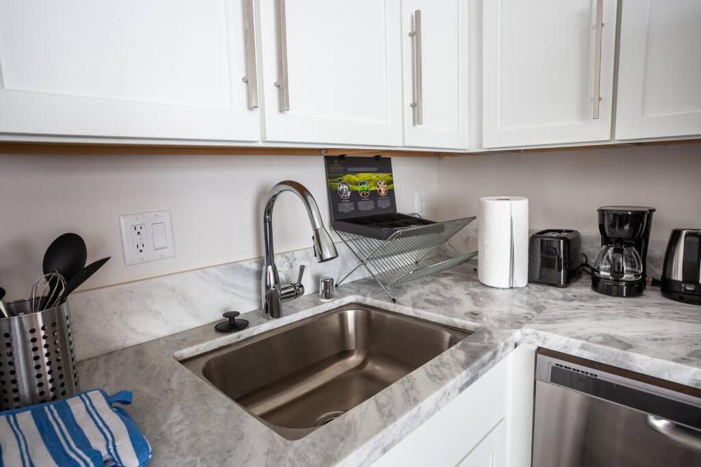 Luxurious Furnished Studio W Full Kitchen In Sd サンディエゴ エクステリア 写真